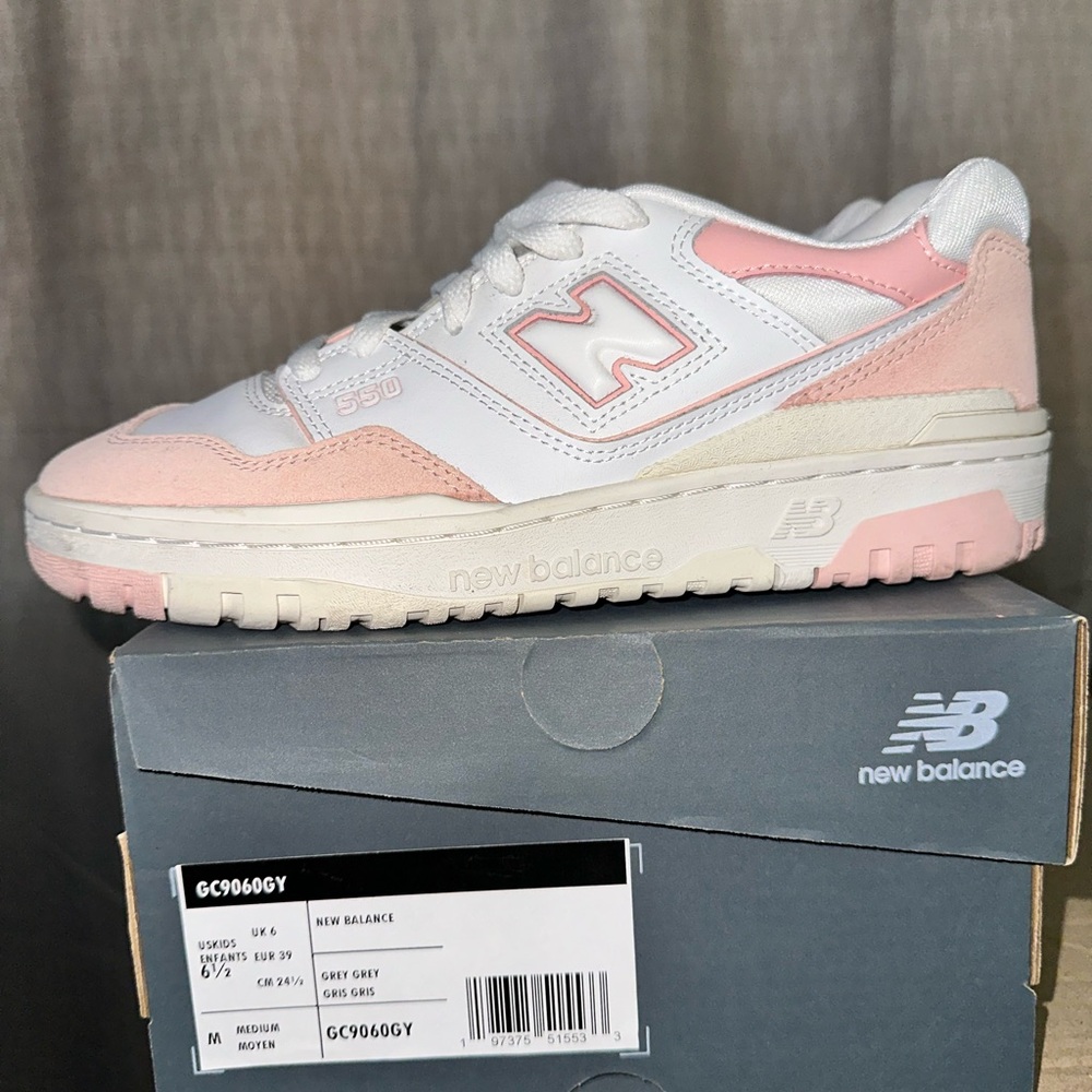 New Balance 550 in White and Light Pink